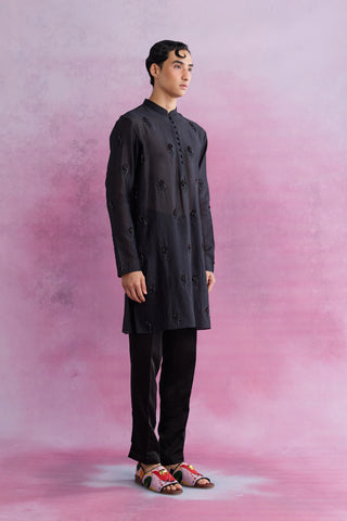 Shivan & Narresh Ebony Fleur Kurta Set; Black color; Florain Print; Men's Ethnic Set; Celebration Wear; 