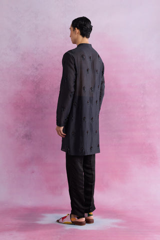 Shivan & Narresh Ebony Fleur Kurta Set; Black color; Florain Print; Men's Ethnic Set; Celebration Wear; 