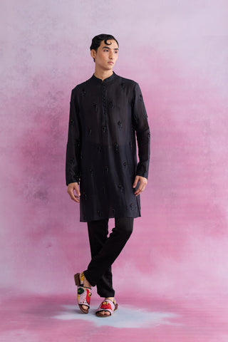 Shivan & Narresh Ebony Fleur Kurta Set; Black color; Florain Print; Men's Ethnic Set; Celebration Wear; 
