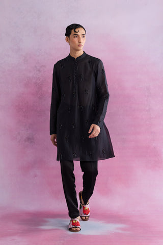 Shivan & Narresh Ebony Fleur Kurta Set; Black color; Florain Print; Men's Ethnic Set; Celebration Wear; 